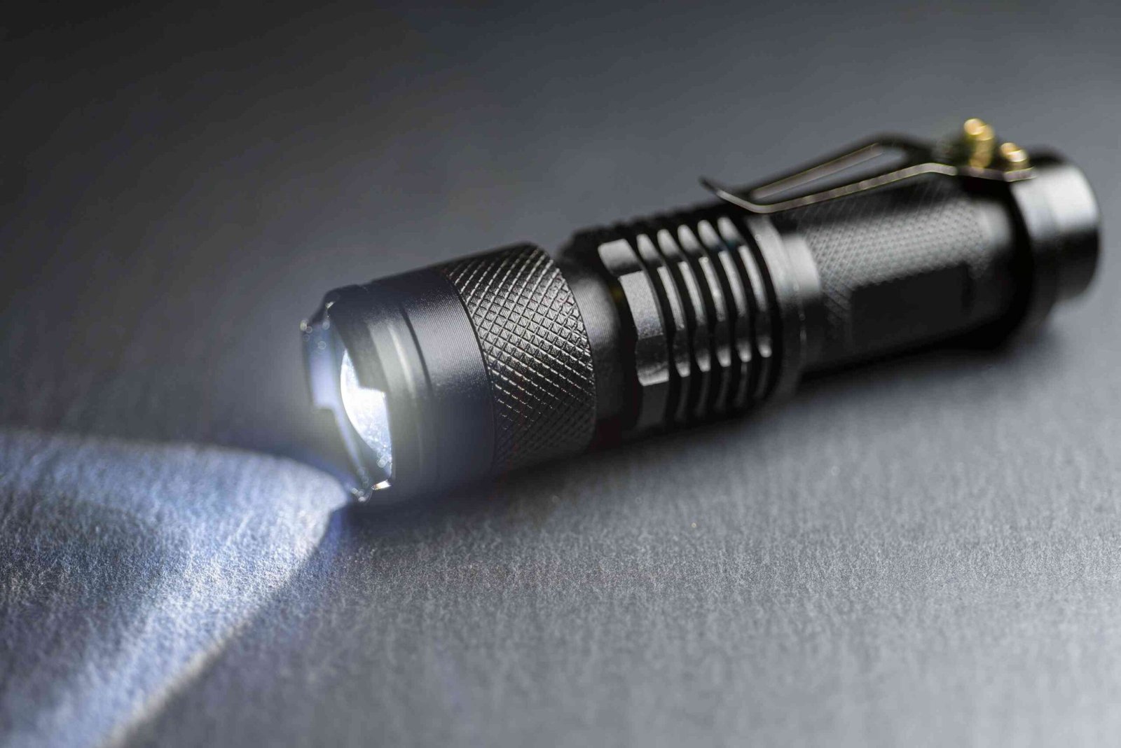 tactical waterproof flashlight led flashlight to be carried inside car