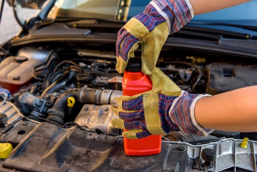 How to Change an Oil Filter: 10 Easy Steps